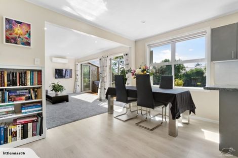 Photo of property in 1/20a Evans Road, Glen Eden, Auckland, 0602