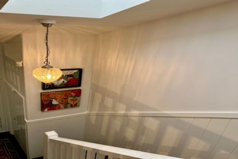 Photo of property in 129 Marine Parade, Seatoun, Wellington, 6022