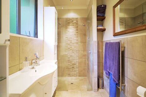 Photo of property in 10 Deavoll Place, Heathcote Valley, Christchurch, 8022