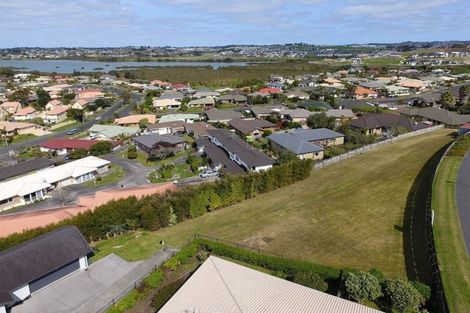 Photo of property in 110 Grovenor Drive, Orewa, 0931