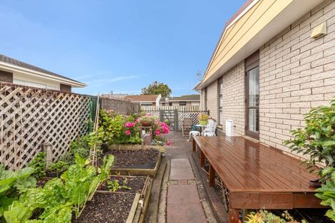 Photo of property in 5 Chertsey Court, Roslyn, Palmerston North, 4414