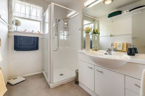 Photo of property in 6 September Place, Forrest Hill, Auckland, 0620