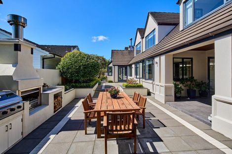 Photo of property in 15 Hautana Square, Woburn, Lower Hutt, 5010