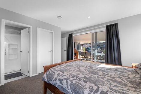 Photo of property in 12 Erlam Place, Matipo Heights, Rotorua, 3015