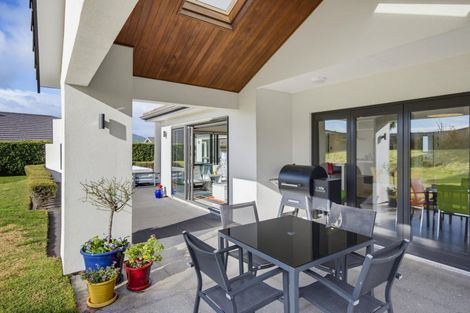 Photo of property in 8 Rae Lane, Paraparaumu Beach, Paraparaumu, 5032