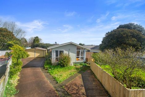 Photo of property in 3 Hughdene Place, Henderson, Auckland, 0610