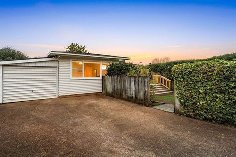 Photo of property in 1/17 Arosa Place, Forrest Hill, Auckland, 0620