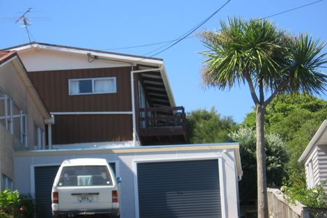 Photo of property in 2/527 Beach Road, Murrays Bay, Auckland, 0630