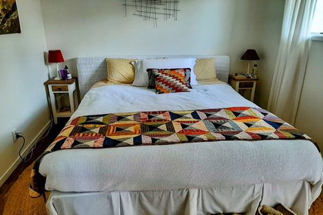 Photo of property in 95 Cornwallis Road, Cornwallis, Auckland, 0604