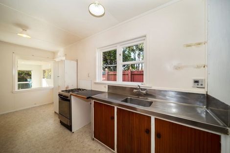 Photo of property in 29 Wrantage Street, Westown, New Plymouth, 4310