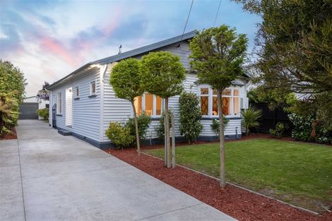 Photo of property in 44 Stapletons Road, Richmond, Christchurch, 8013