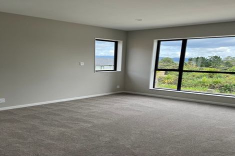 Photo of property in 8 Springhill Lane, Sunnyvale, Auckland, 0612