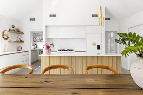 Photo of property in 13 Lochinvar Lane, Acacia Bay, Taupo, 3385