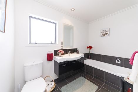 Photo of property in 23a Rosalie Terrace, Kelvin Grove, Palmerston North, 4414