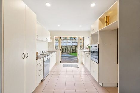 Photo of property in 28 Ginders Drive, Massey, Auckland, 0614