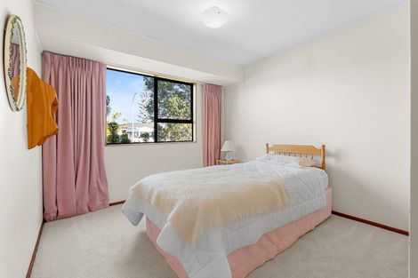Photo of property in 21b Settlers Grove, Orewa, 0931