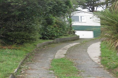 Photo of property in 10 Glanmire Road, Newlands, Wellington, 6037