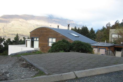 Photo of property in 15a Thorn Crescent, Fernhill, Queenstown, 9300