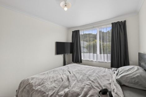 Photo of property in 8 Simons Street, Moturoa, New Plymouth, 4310