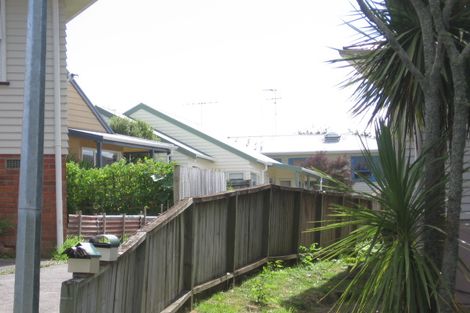 Photo of property in 4b Japonica Drive, Beach Haven, Auckland, 0626
