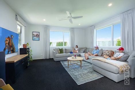 Photo of property in 43 Awatiro Drive, Kaukapakapa, 0871