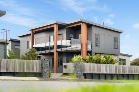 Photo of property in 3 Sandhurst Drive, Papamoa Beach, Papamoa, 3118
