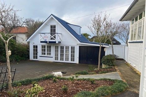 Photo of property in 8 Dodson Avenue, Milford, Auckland, 0620