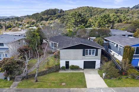 Photo of property in 27 Sunbrae Drive, Silverstream, Upper Hutt, 5019
