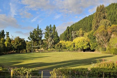 Photo of property in 192 Waitohu Valley Road, Otaki, 5583