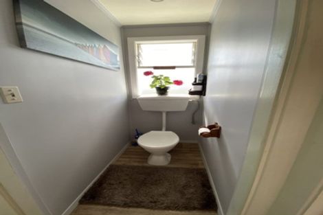 Photo of property in 16 Graham Street, Eltham, 4322