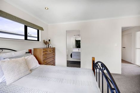 Photo of property in 4 Corokia Street, Bell Block, New Plymouth, 4312