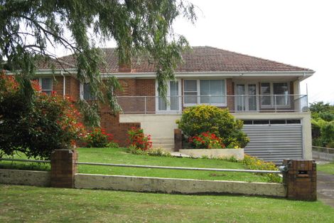 Photo of property in 36 Woodward Avenue, Mangere Bridge, Auckland, 2022