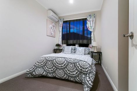 Photo of property in 19 Springvale Drive, Fairview Heights, Auckland, 0632