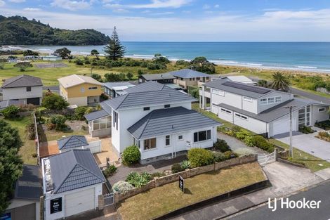 Photo of property in 24 Leo Street, Waihi Beach, 3611