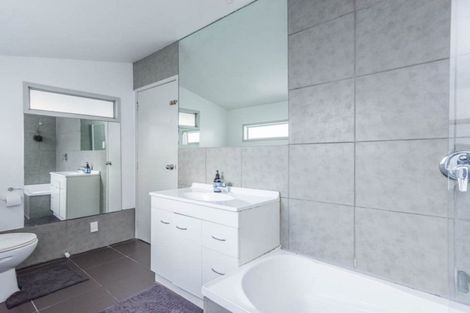 Photo of property in 29 Rosier Road, Glen Eden, Auckland, 0602