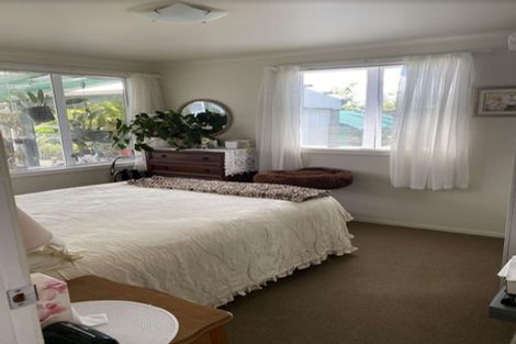 Photo of property in 6 Stafson Lane, Te Atatu Peninsula, Auckland, 0610