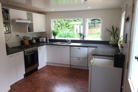 Photo of property in 41 Sutherland Road, Melrose, Wellington, 6023