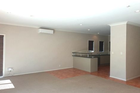 Photo of property in 102 Huntington Drive, Huntington Park, Auckland, 2013