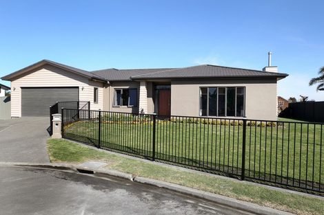 Photo of property in Heynes Place, 28 Heynes Place, Clive, 4102