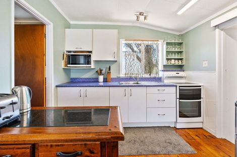Photo of property in 10 Hall Road, Pataua North, Whangarei, 0175