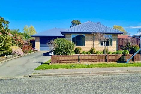 Photo of property in 6 Seadown Crescent, Amberley, 7410