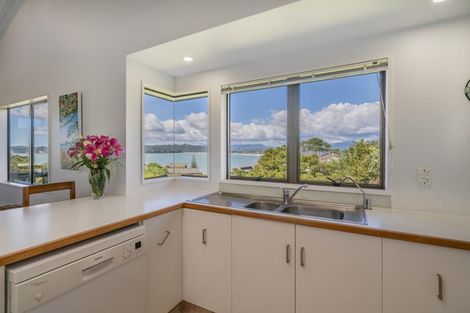 Photo of property in 2 Puriri Place, Whitianga, 3510