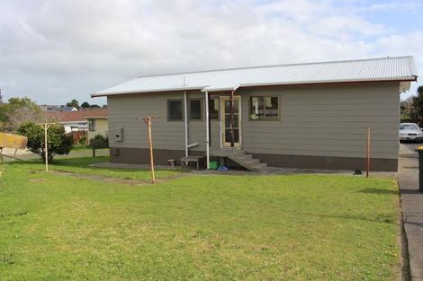 Photo of property in 16 Palmers Road, Clendon Park, Auckland, 2103