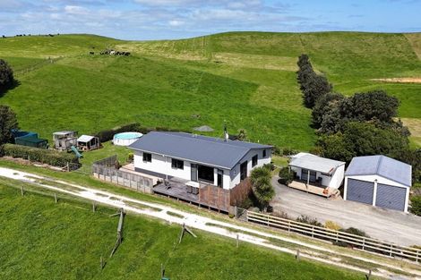 Photo of property in Rehutai Road, Baylys Beach, Dargaville, 0377