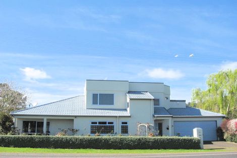 Photo of property in 96 Albert Street, Whitianga, 3510