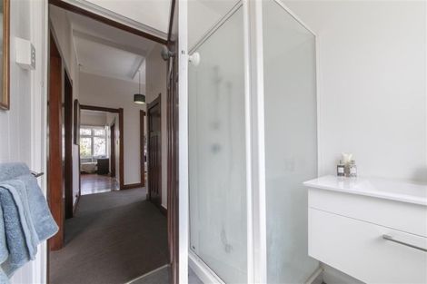 Photo of property in 15 Huapai Street, Onehunga, Auckland, 1061