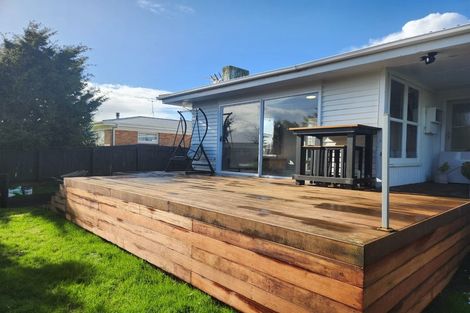 Photo of property in 1 Thames Place, Pukekohe, 2120