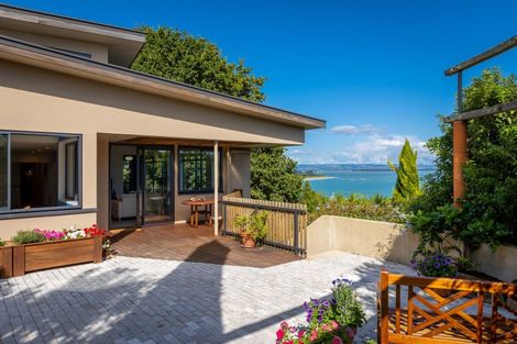 Photo of property in 28 The Cliffs, Britannia Heights, Nelson, 7010