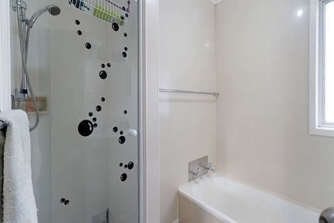 Photo of property in 28 Glynnbrooke Street, Te Atatu South, Auckland, 0610