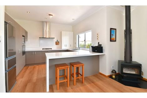 Photo of property in 10 Seamount Drive, Red Beach, 0932